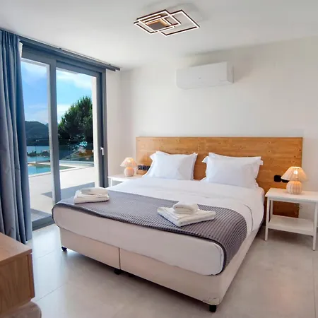 Smirties Nydri (Lefkada)