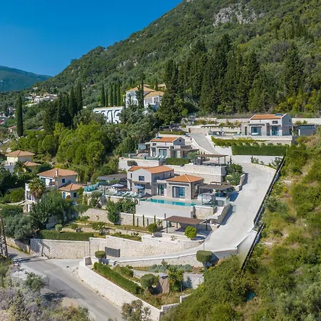 Smirties Nydri (Lefkada)