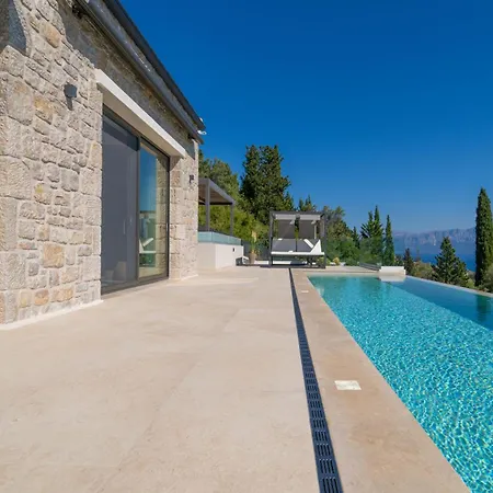Smirties Villa Nydri (Lefkada)