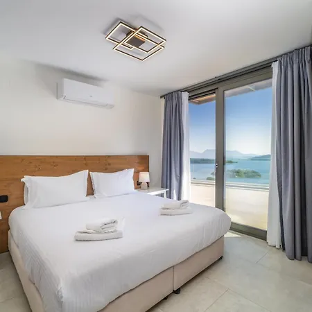 Smirties Villa Nydri (Lefkada)