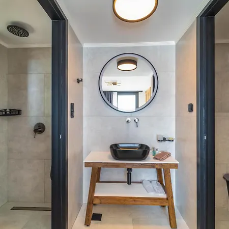 Smirties Nydri (Lefkada)