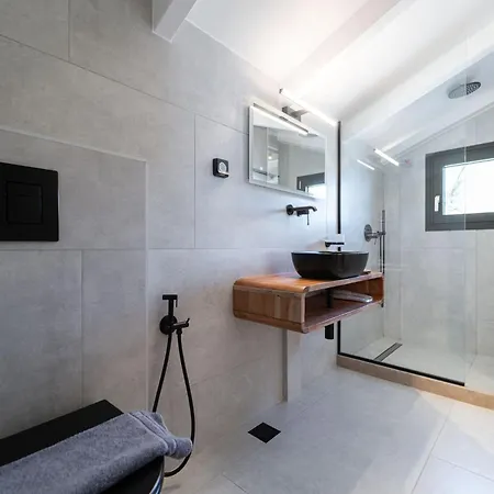 Smirties Nydri (Lefkada)