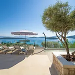 Smirties Villa *