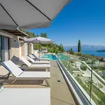 Smirties Nydri (Lefkada)