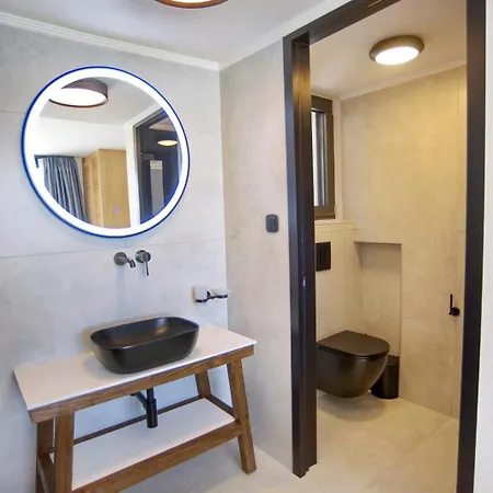 Smirties Villa Nidrí
