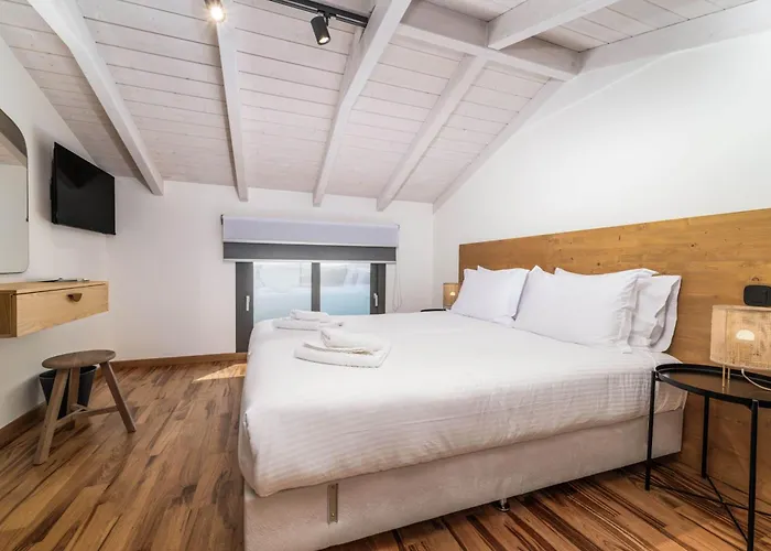 Smirties Nydri (Lefkada)